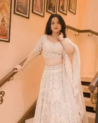 Escort Maddur